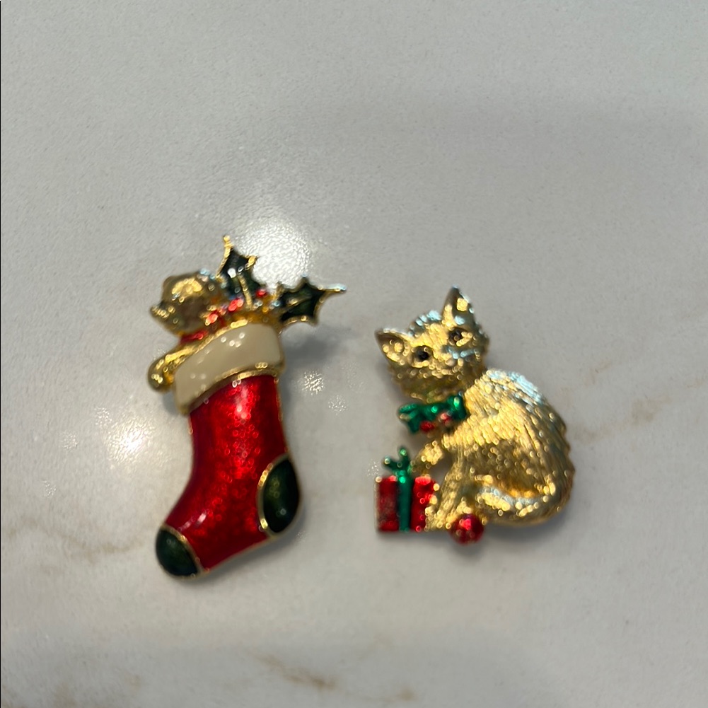 Vintage Christmas Stocking Signed Sfj 2” & Cat W/Presents 1.5” Brooch Set